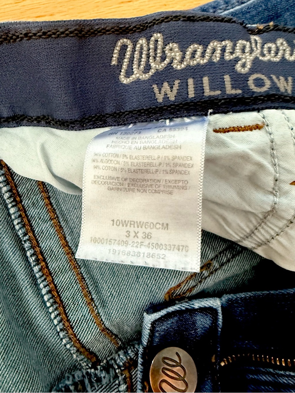 Classic Women's Blue Straight-Leg Jeans - Picture 3 of 3